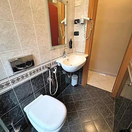 Parma Hotel 2*