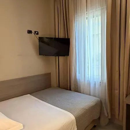 Parma 2* Milano