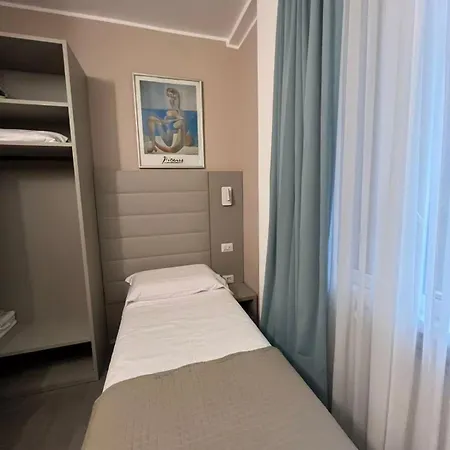 Parma 2* Milano
